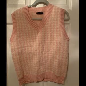 NWOT Pink and White Sweater vest